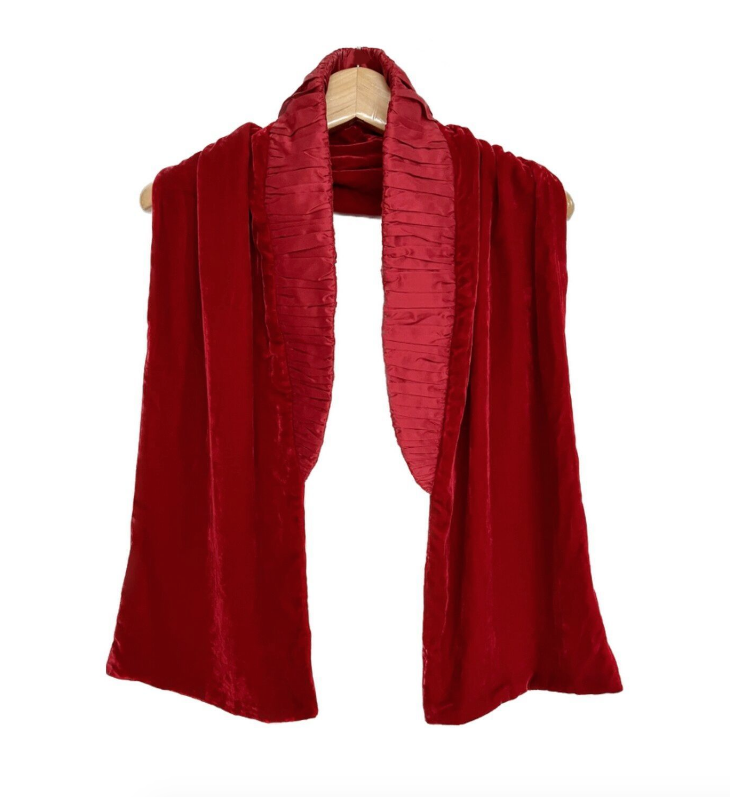 Velvet collared scarf