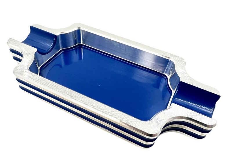 Double finger notched double grooved cigar ashtray