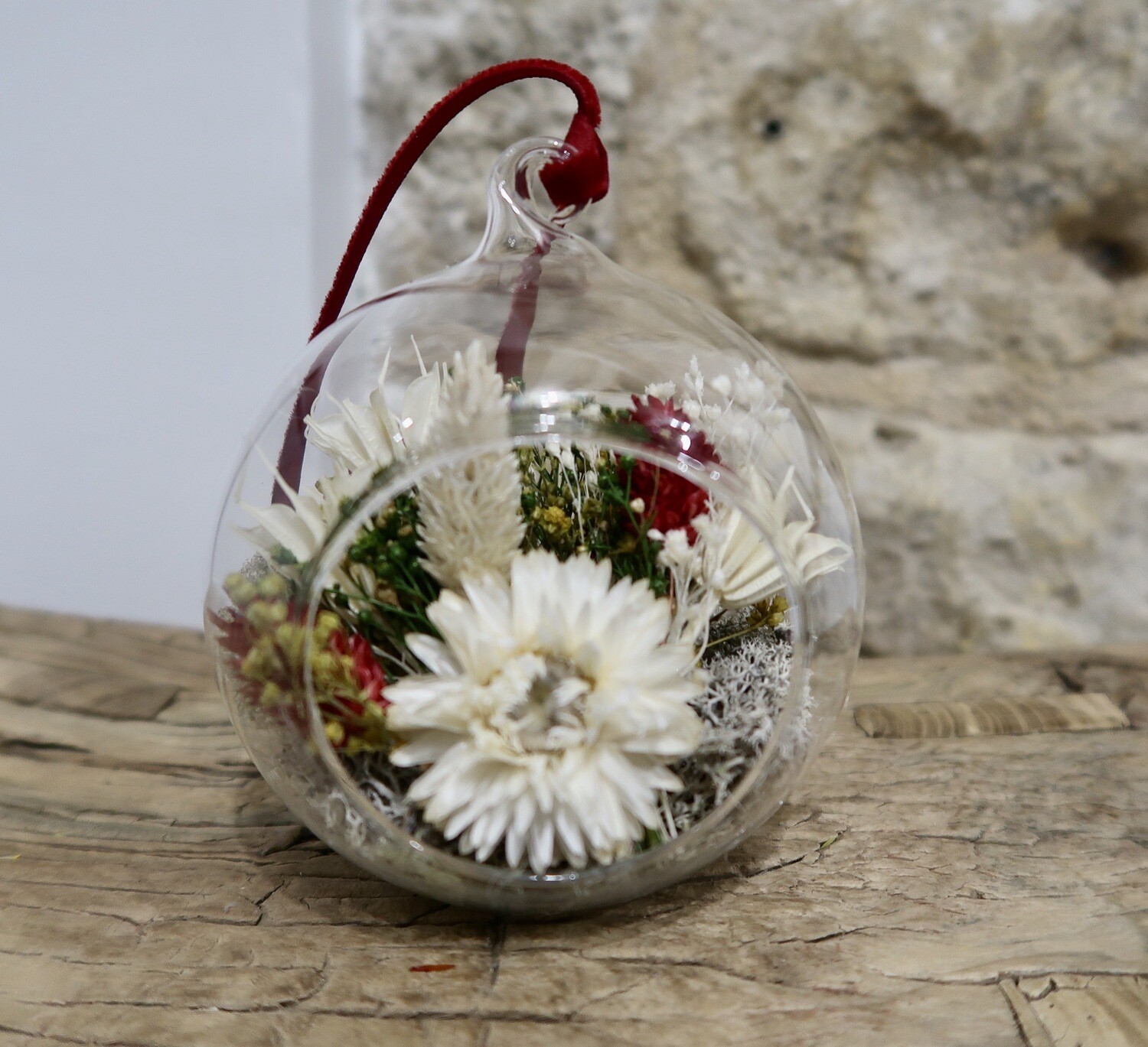 Boule de Noël Rouge (VENDUE) Boule de Noël Rouge (VENDUE)