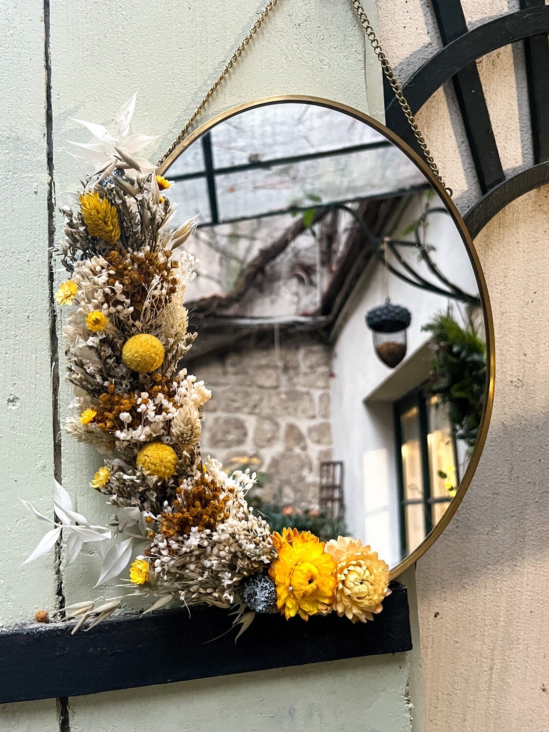 Miroir ovale fleuri en laiton Capri autre variation