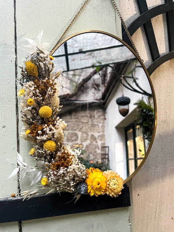 Miroir ovale fleuri en laiton Capri autre variation