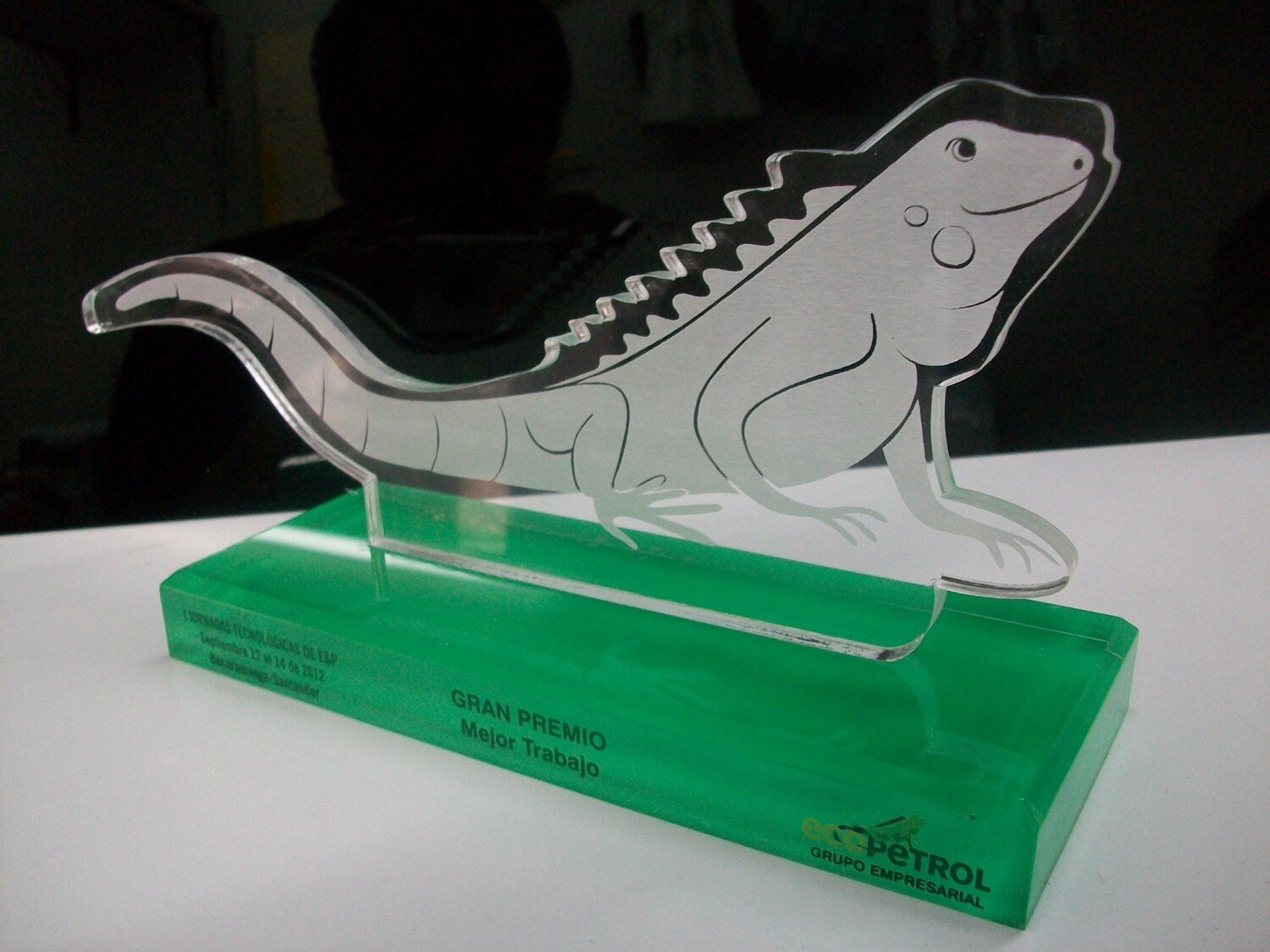 TROFEO GRABADO LASER