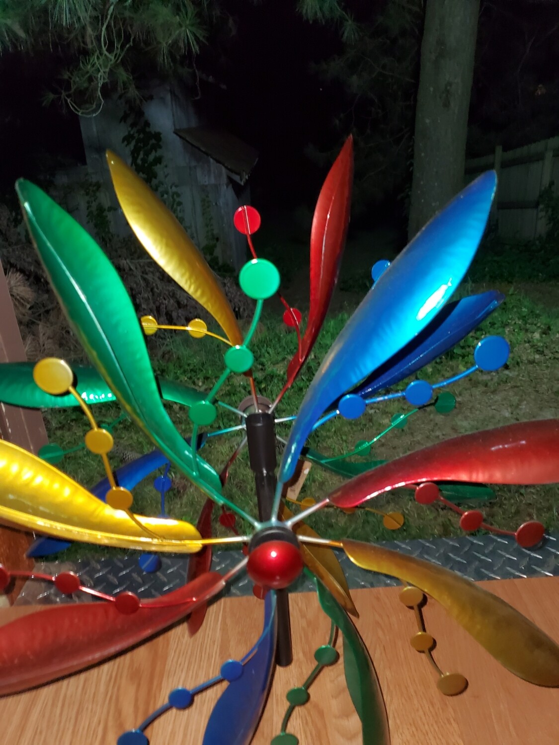 Leaf-Feather Design Wind Spinner