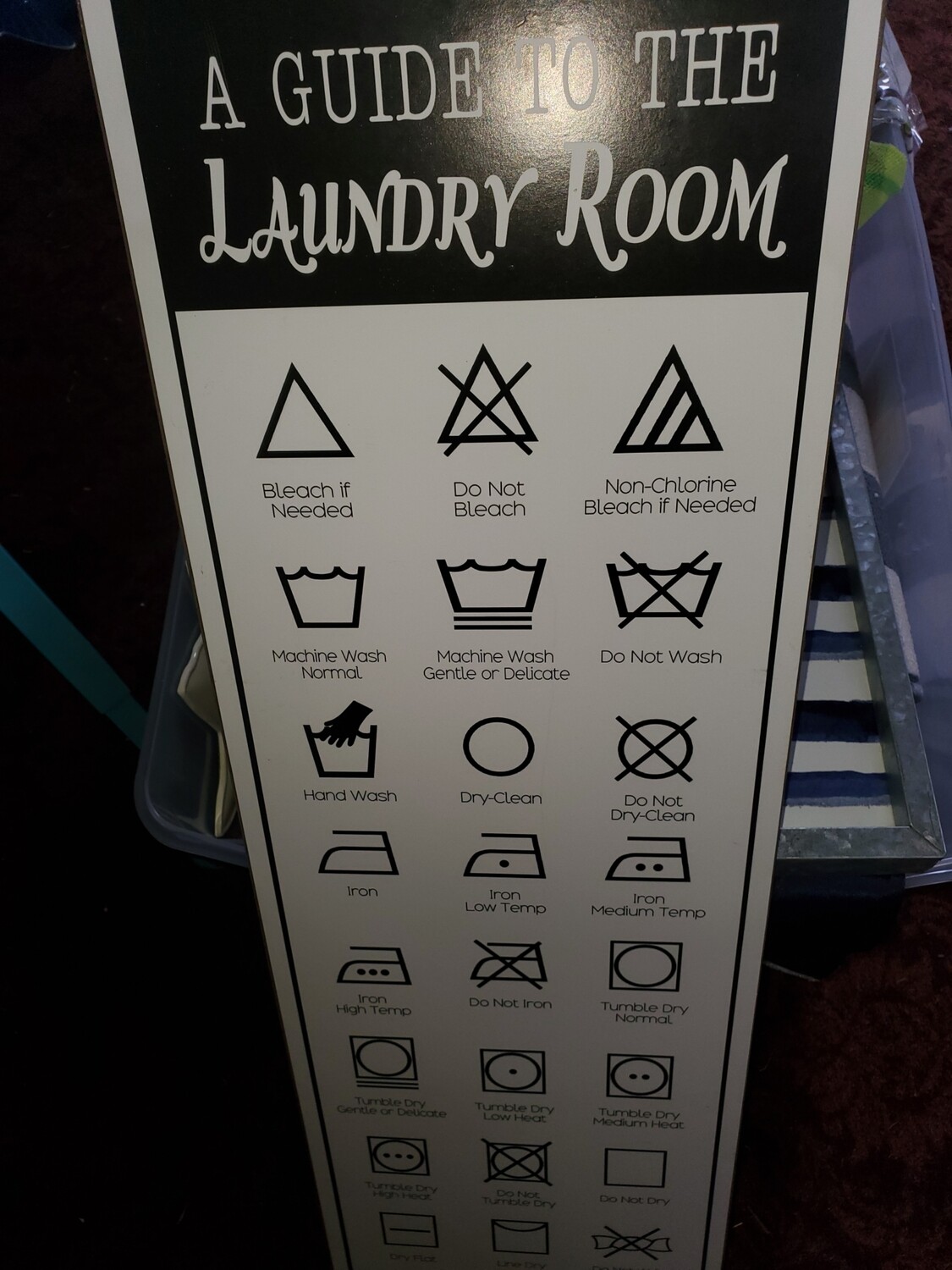 Laundry sign