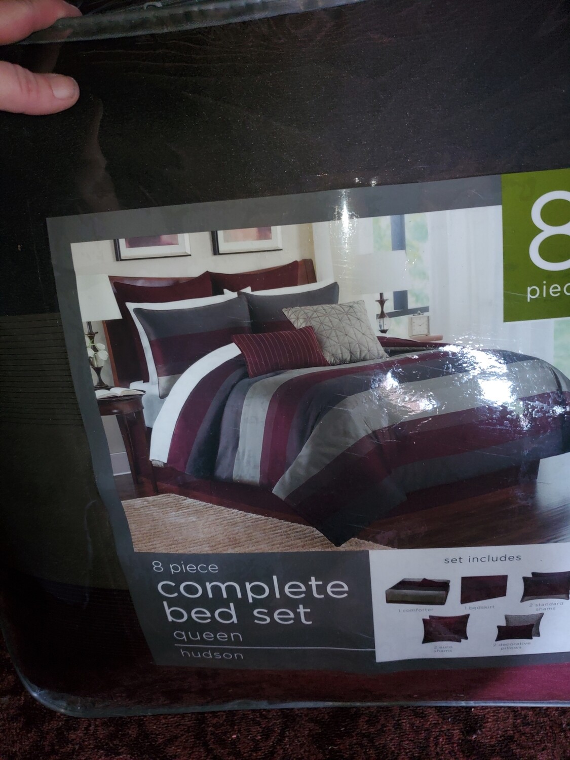 8 piecequeen complete  bed set