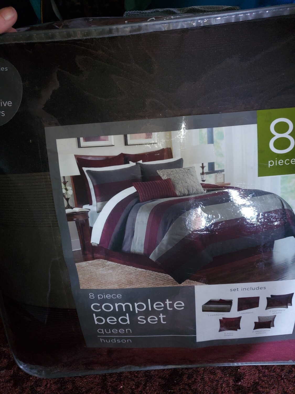 8 piecequeen complete  bed set