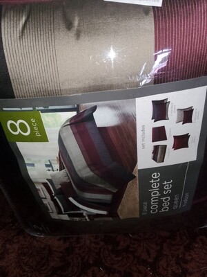 8 piecequeen complete  bed set