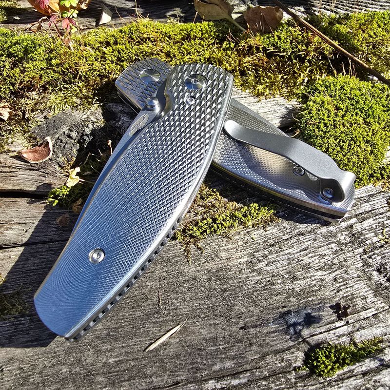 TITANIUM NEUTRON 2 Knives