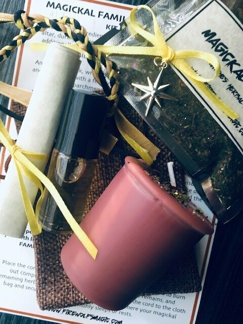 MAGICKAL FAMILIAR Witches' Spell Kit