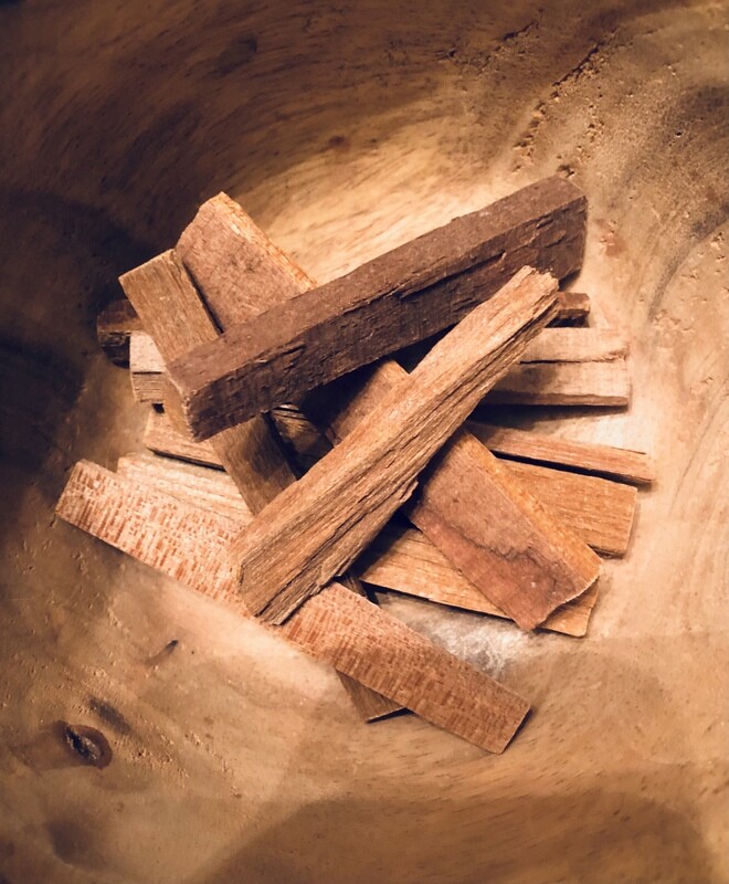 WHITE SANDALWOOD STICKS (Santalum spicatum)