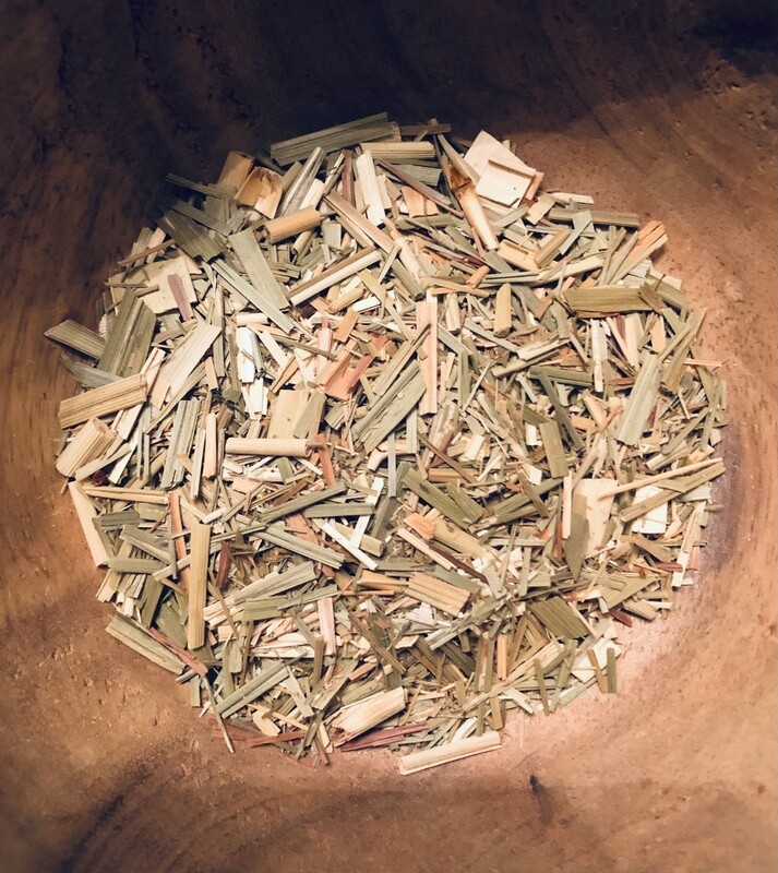 LEMONGRASS (Cymbopogon citratus)