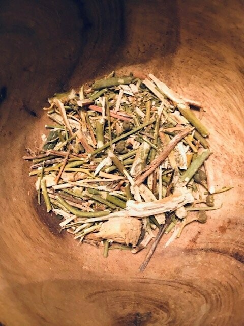 RUE (Ruta graveolens) RUE (Ruta graveolens)