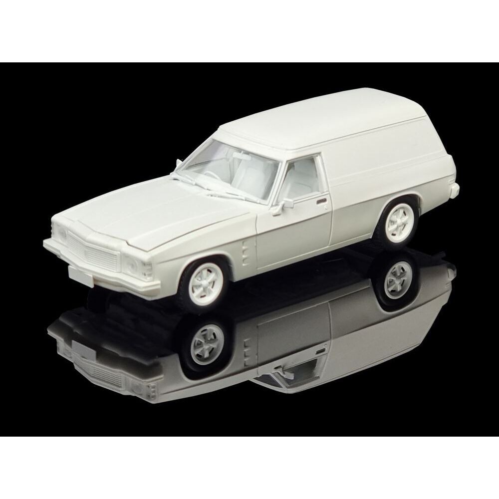 DDA507K 1/24 Plastic Kit 1975 HJ Holden Sandman Panelvan