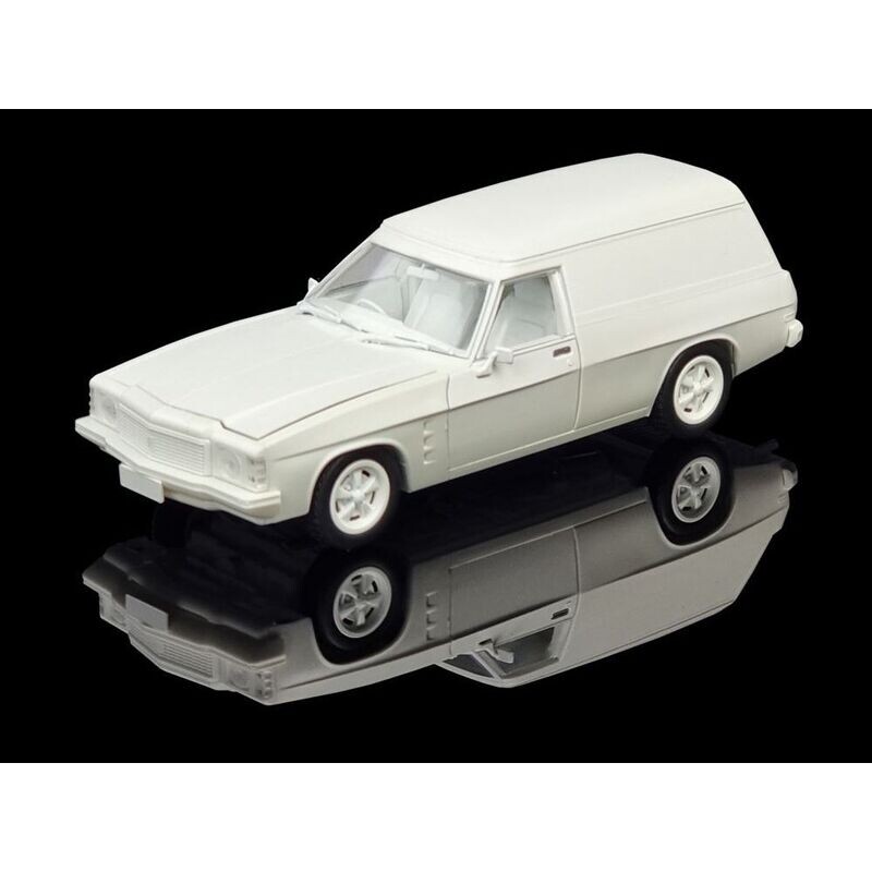 DDA507K 1/24 Plastic Kit 1975 HJ Holden Sandman Panelvan