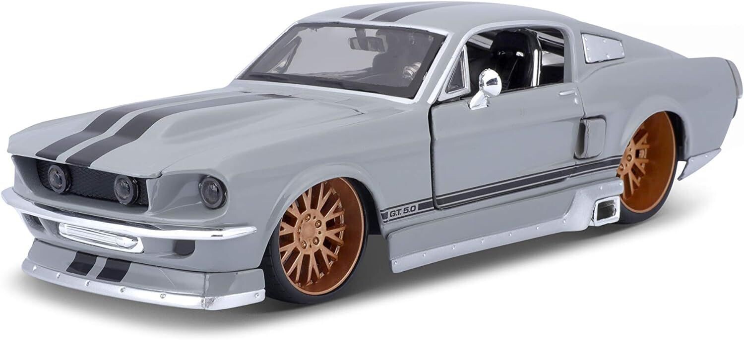 Maisto Design Classic Muscle 1/24 1967 Ford Mustang GT