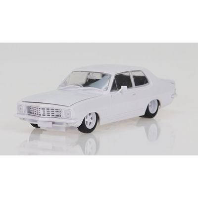 DDA622K 1/24 Plastic Kit LJ Custom Holden Torana