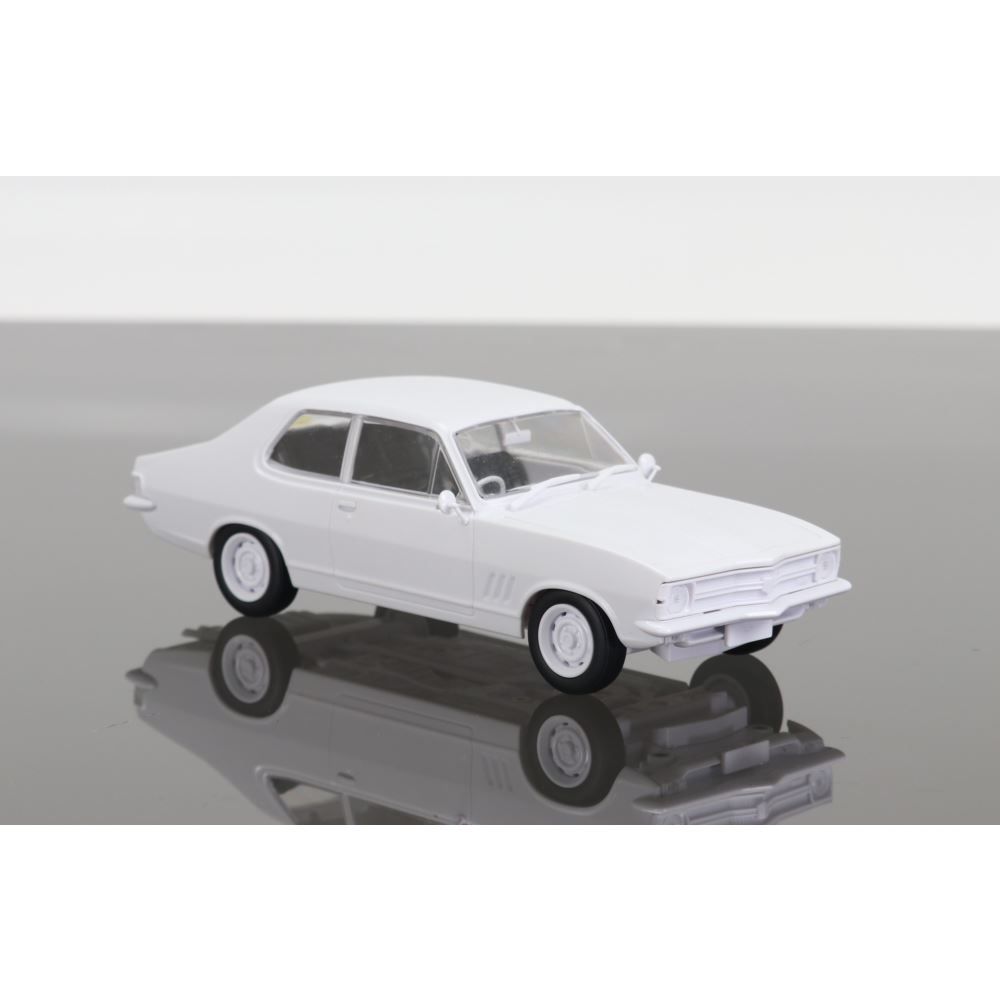 DDA611K 1/24 Plastic Kit LC GTR Holden Torana