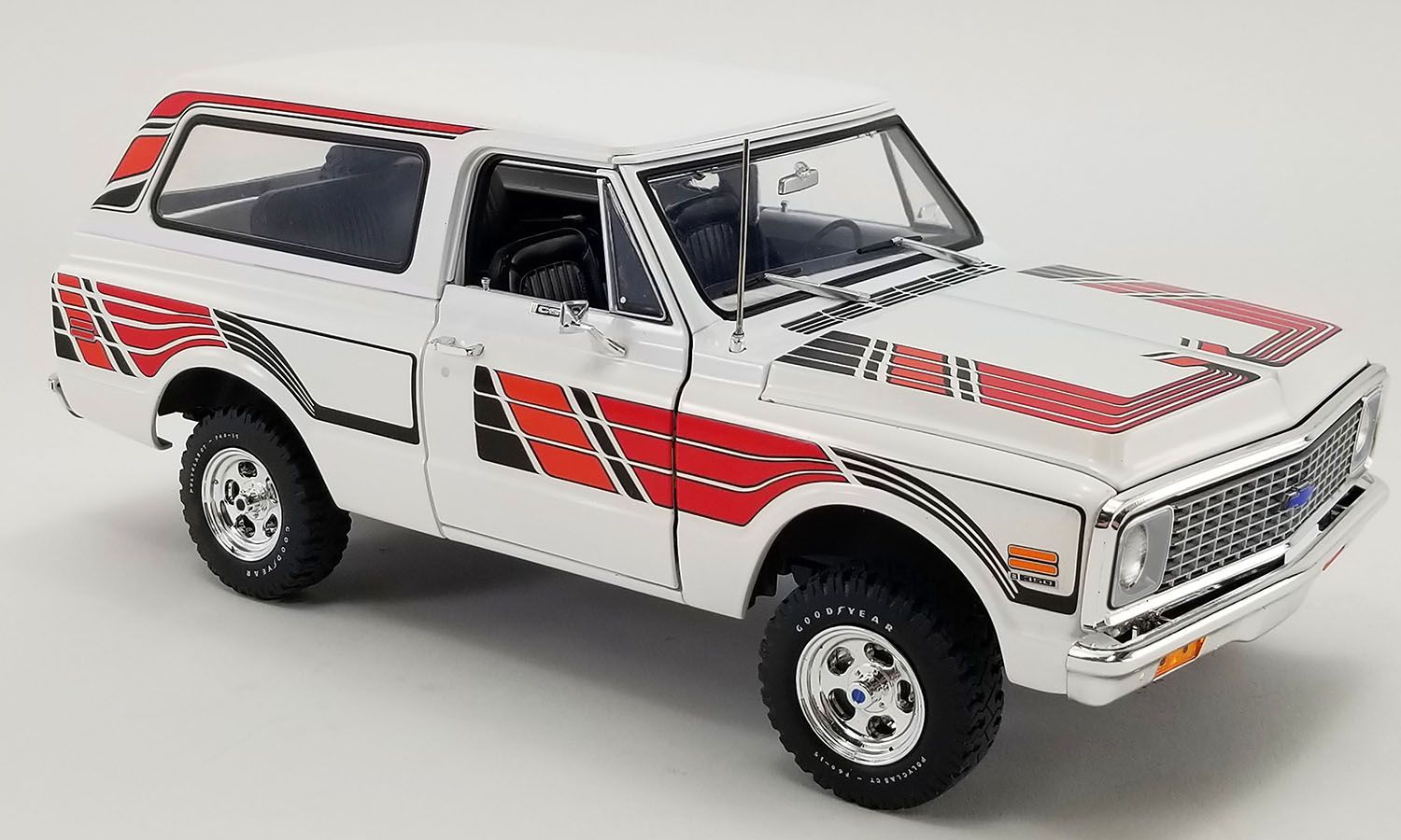 ACME 1/18 1972 Chevrolet K5 Blazer- Feathers Edition