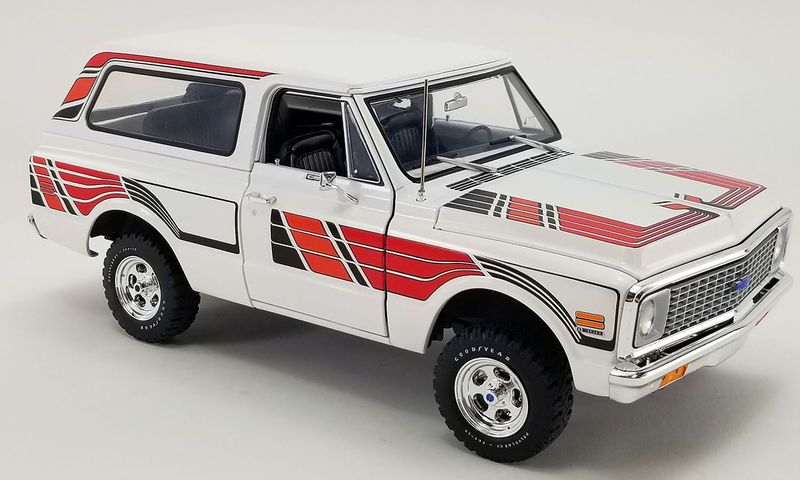 ACME 1/18 1972 Chevrolet K5 Blazer- Feathers Edition