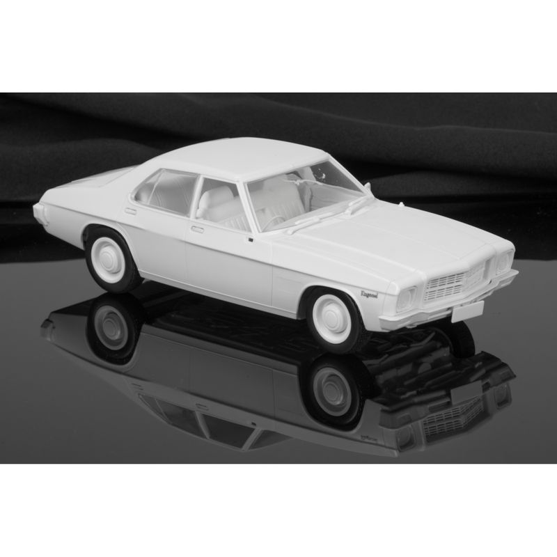 DDA306K 1/24 Holden HQ Kingswood 4 Door Plastic Model Kit