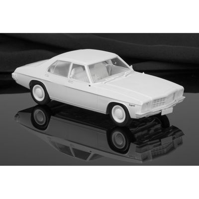 DDA306K 1/24 Holden HQ Kingswood 4 Door Plastic Model Kit DDA306K 1/24 Holden HQ Kingswood 4 Door Plastic Model Kit