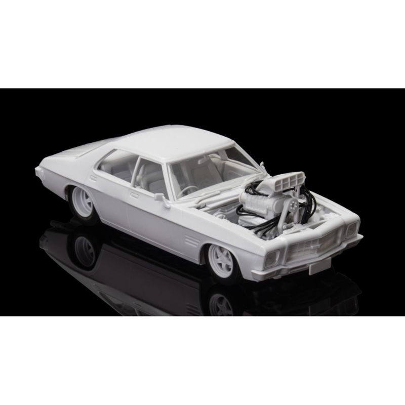 DDA309K 1/24 Holden HQ Custom 4 Door Plastic Model Kit