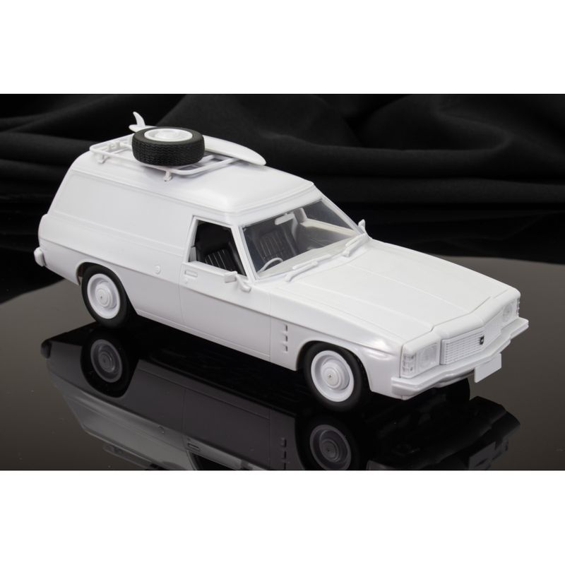 DDA516K 1/24 Plastic Kit Holden Tradie Panel Van
