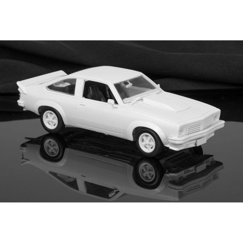 DDA810K 1/24 Plastic Model Kit Holden A9X Torana