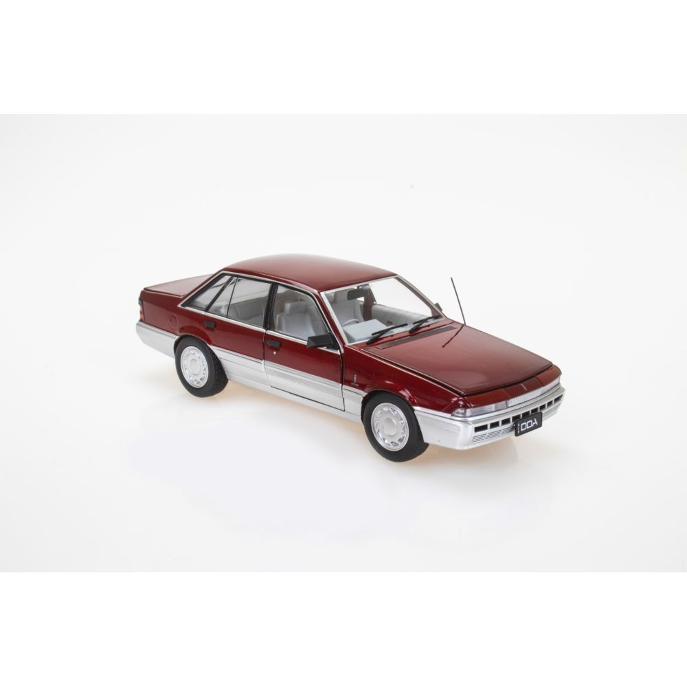 DDA702 1/24 Red/Silver VL Calais Holden Fully Detailed DDA702 1/24 Red/Silver VL Calais Holden Fully Detailed