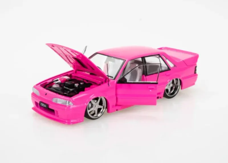 DDA704 1/24 Hot Pink Custom Holden VL Walkinshaw