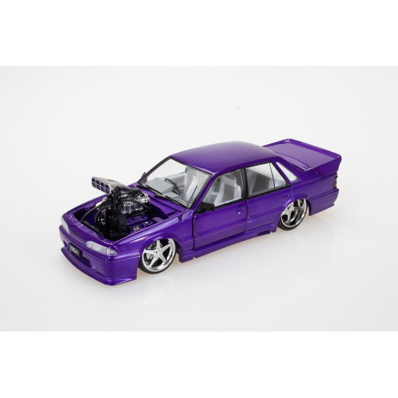 DDA705 1/24 Purple Supercharged Holden VL Walkinshaw