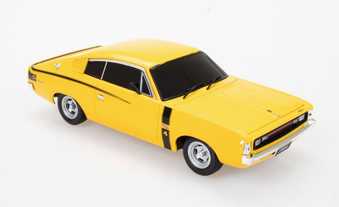 DDALU-RP11 1/24 Yellow E49 Valiant Charger - Spectra Rides