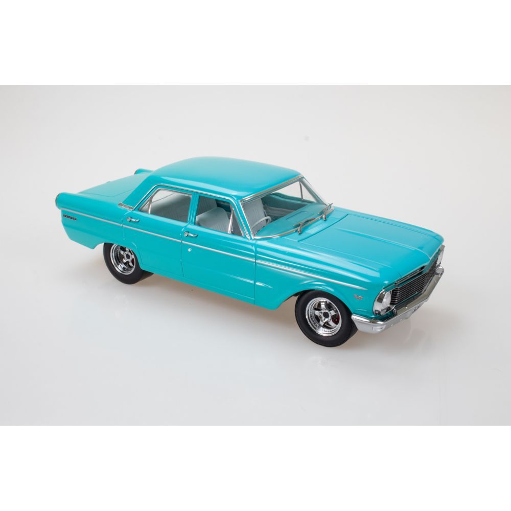 DDA002 1/18 1965 XP Ford Falcon Sedan Teal