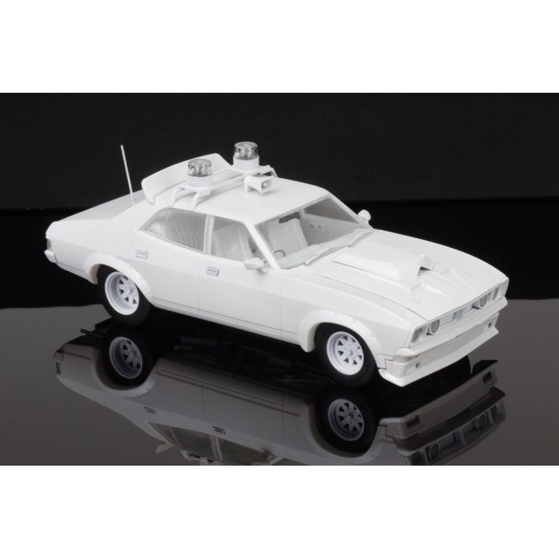 DDA911K 1/24 Plastic Model Kit XB V8 Interceptor Ford Falcon