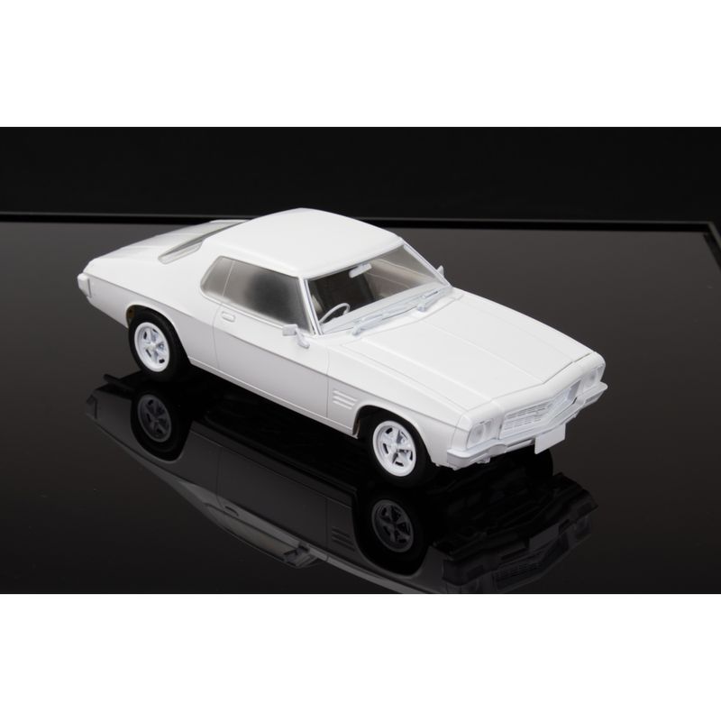 DDAK-329 1/24 Plastic Model Kit HQ Holden Monaro 2 Door GTS Standard