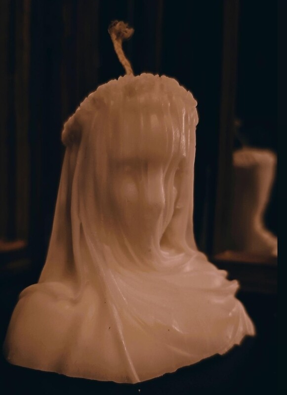 Veiled Lady