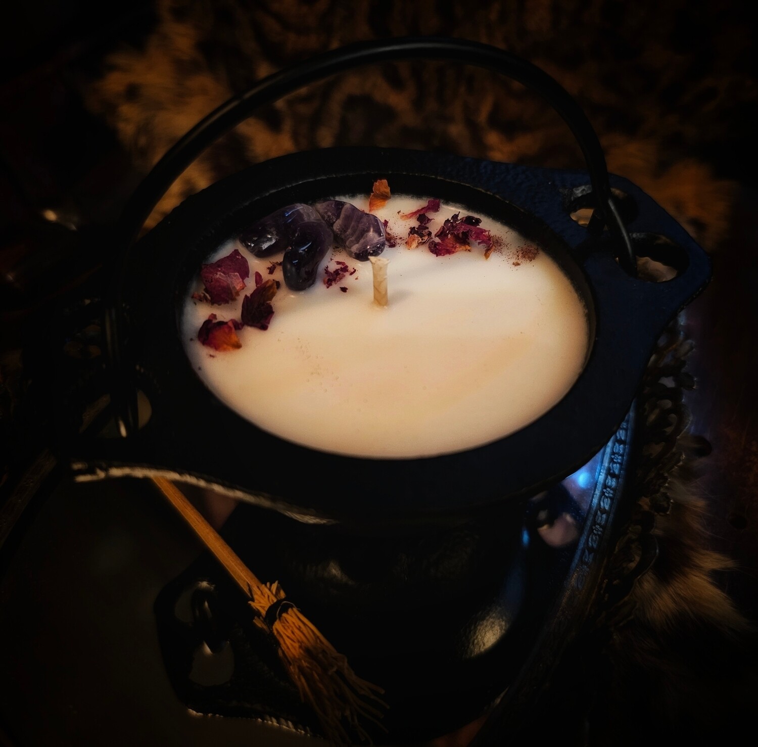 Black Absinthe small cast iron soy wax cauldron candle with Amethyst Stones