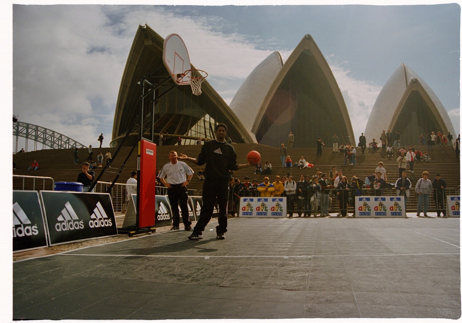 Kobe Bryant in Sydney 1998