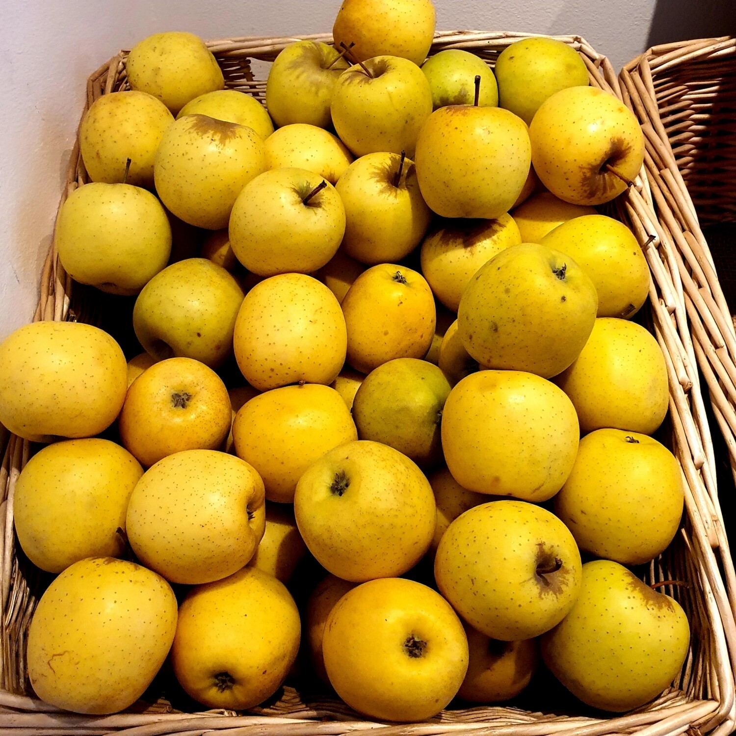 Golden Delicious 3 For £1.20