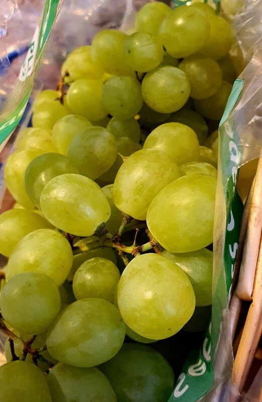 Green grapes 250g