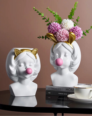 Bubble Nose Ceramic Vase