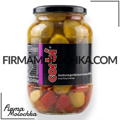 Оливки ГІГАНТИ з перцем та травами 835/410грам ТМ КОРБІ (6шт/ящ)