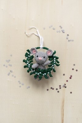Little mouse wreath