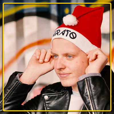 Virato - KerstMuts/SantaHat (Red or Yellow)