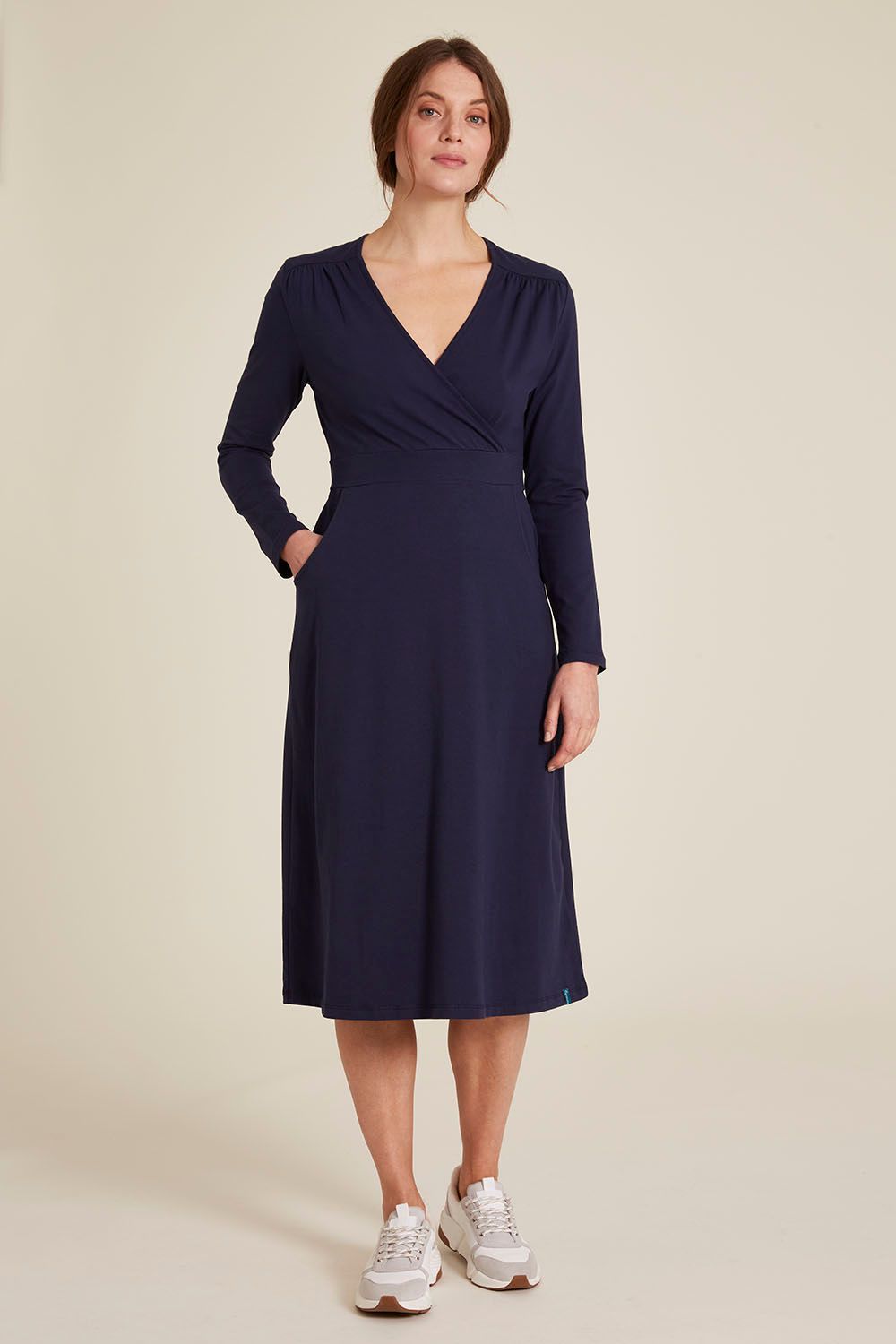 Tailliertes Jerseykleid