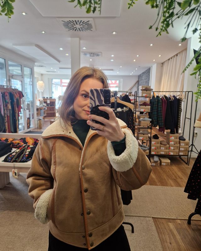 Fake Lammfelljacke - vegan | Gr. 38 Fake Lammfelljacke - vegan | Gr. 38