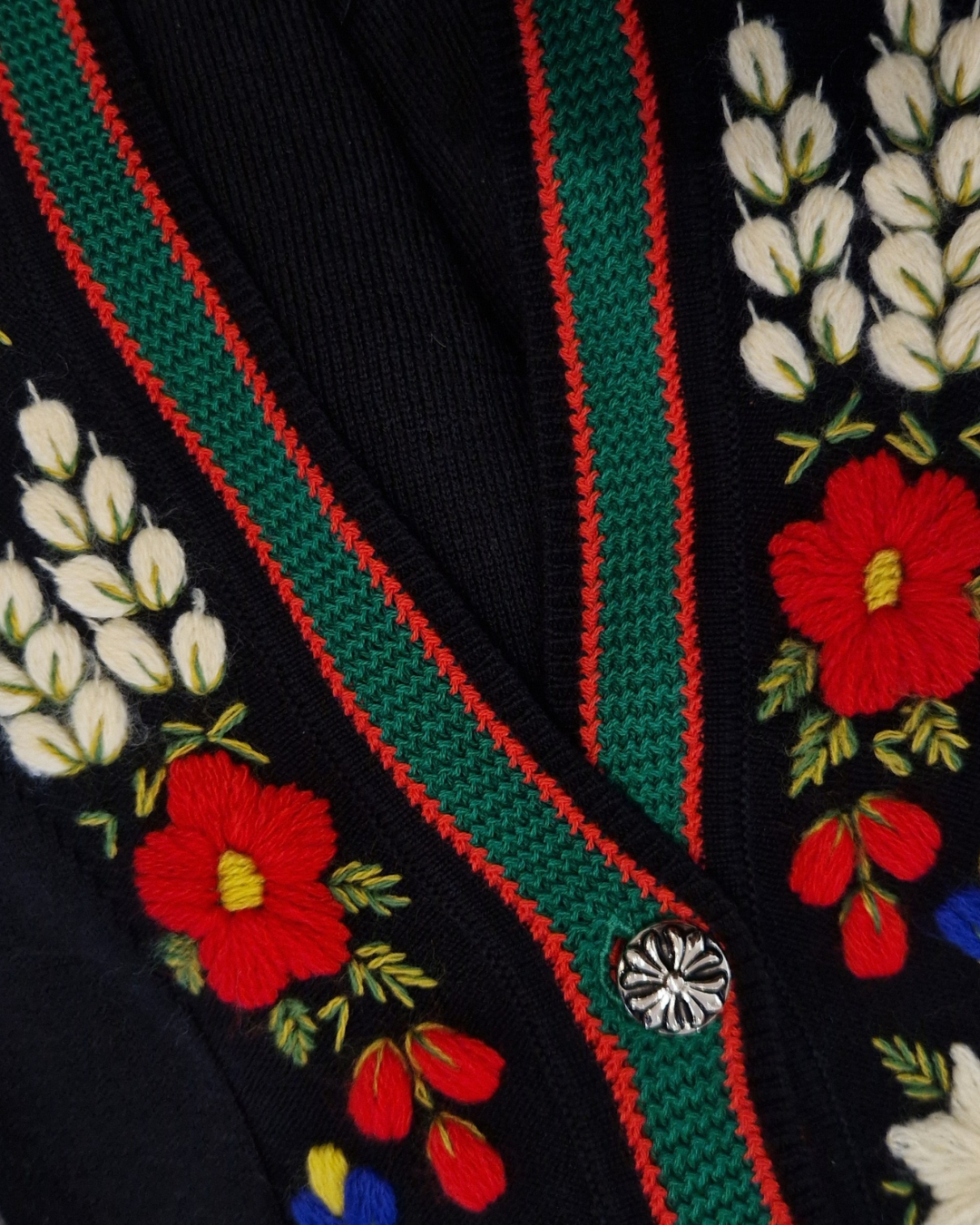 Strickjacke im Trachtenlook