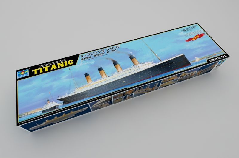 Titanic + LED Lichter in 1:200 / 03719