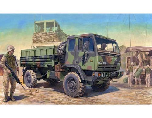 M1078 LMTV Standard Cargo Truck in 1:35 / 01004