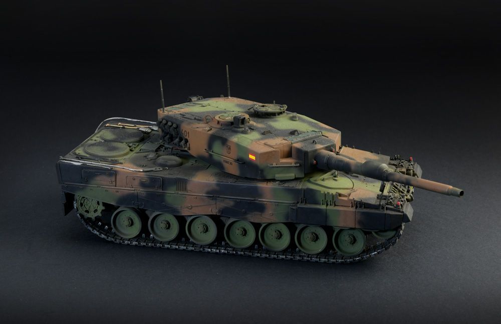 Leopard 2 A4 von Italeri in 1:35 / 35106